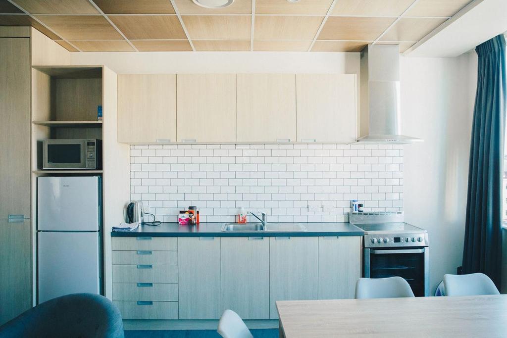 Liberty Apartment Hotel Веллингтон Экстерьер фото